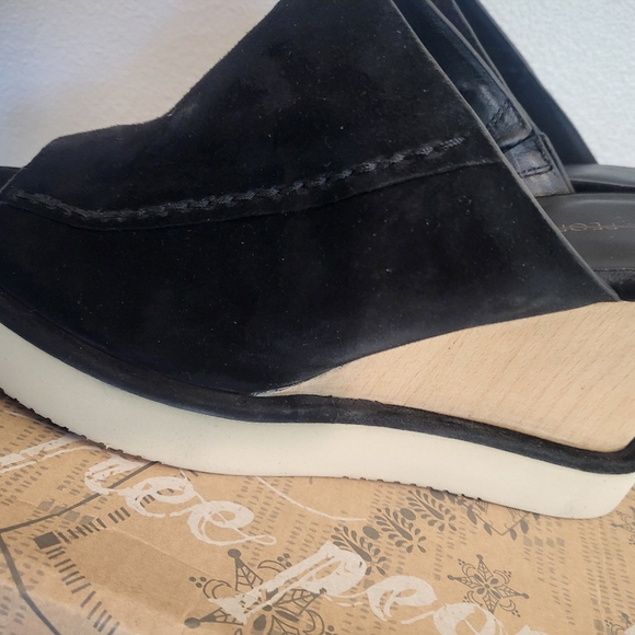 Free People Running in Wedges - Picture 8 of 11